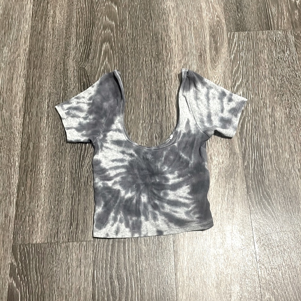 Tie die crop shirt